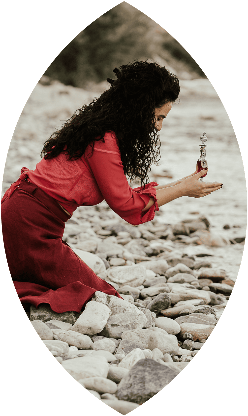 Saralù Petrozzi Spiritual Coach - Consapevolezza ciclica di gruppo - Incarna la dea